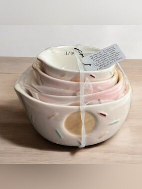 NEW Donut Sundae Nesting Ceramic Measuring Cups with Pastel Sprinkles Spout
